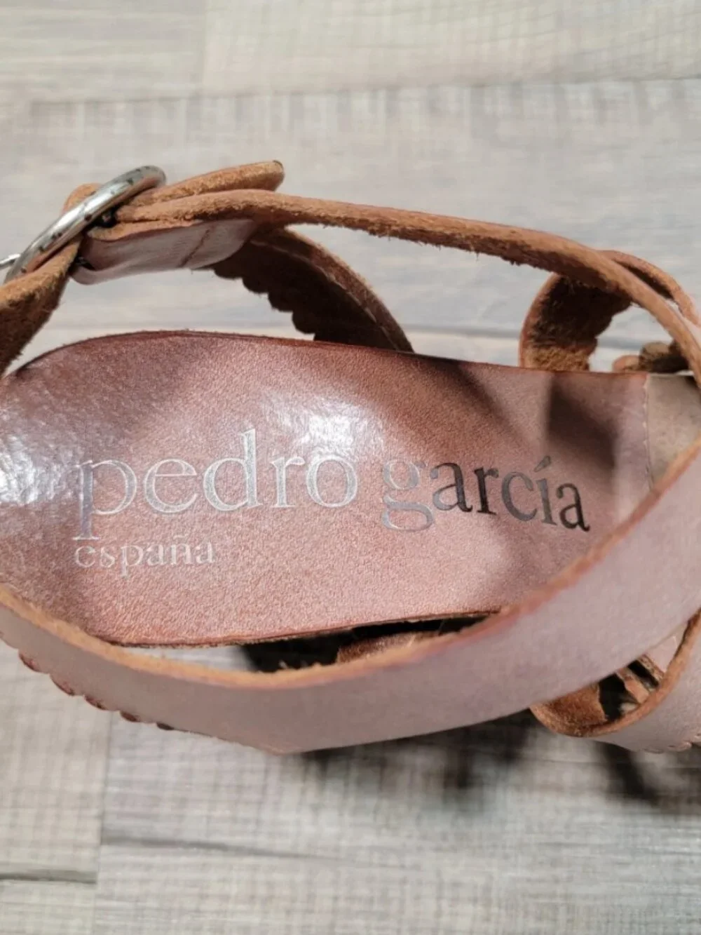 Pedro Garcia Spain Rattan Wedge Sandals Size 38 Pebble Patent Suede Leather